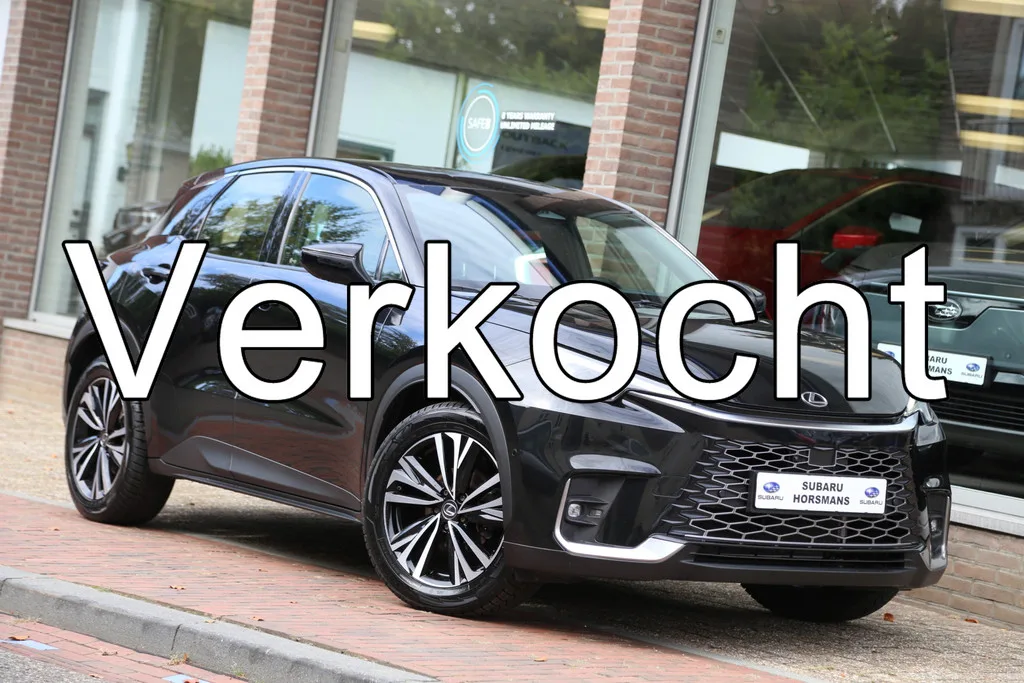 Lexus LBX (2024) — foto 1