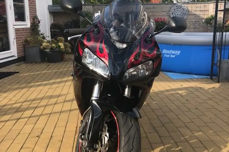 Honda CBR 1000 RR Fireblade (2007)
