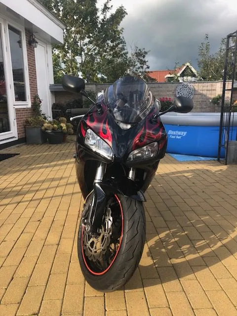 Honda CBR 1000 RR Fireblade (2007) — foto 1
