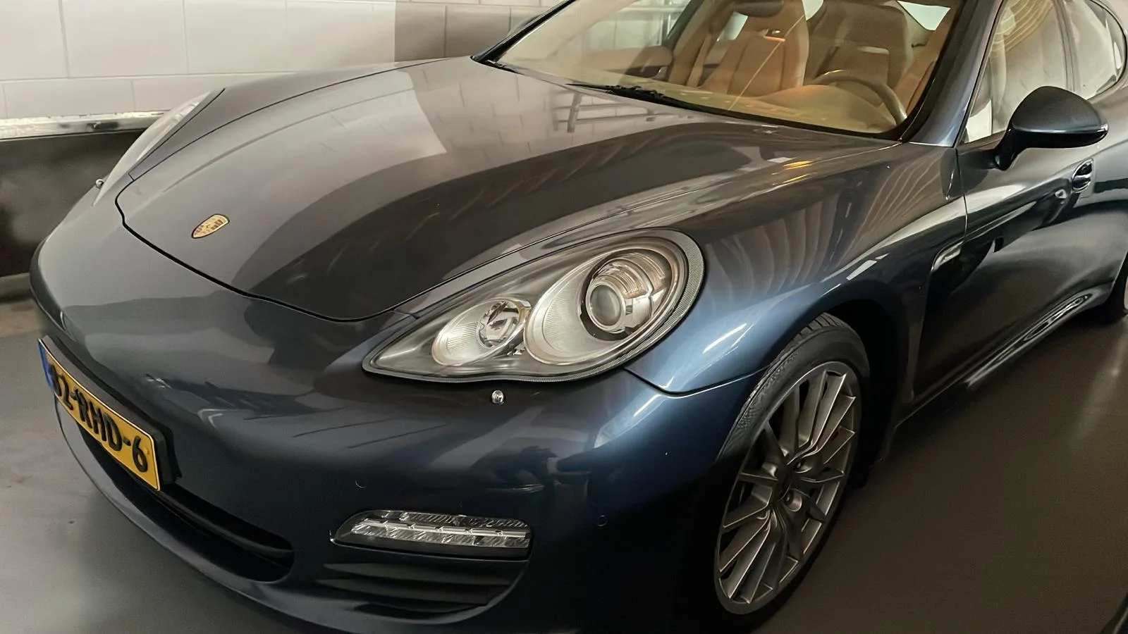 Porsche Panamera (2011) — foto 1