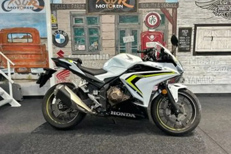 Honda CBR500R (2021)