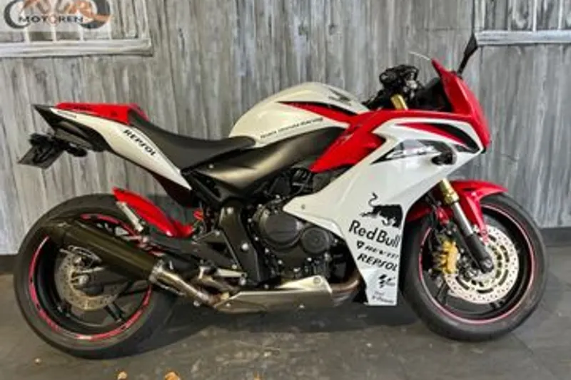 Honda CBR 600 F (2011)