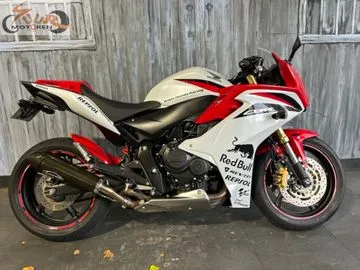 Honda CBR 600 F (2011) — foto 1