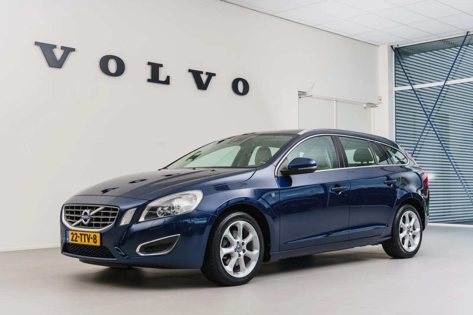 Volvo V60 (2012) — foto 1