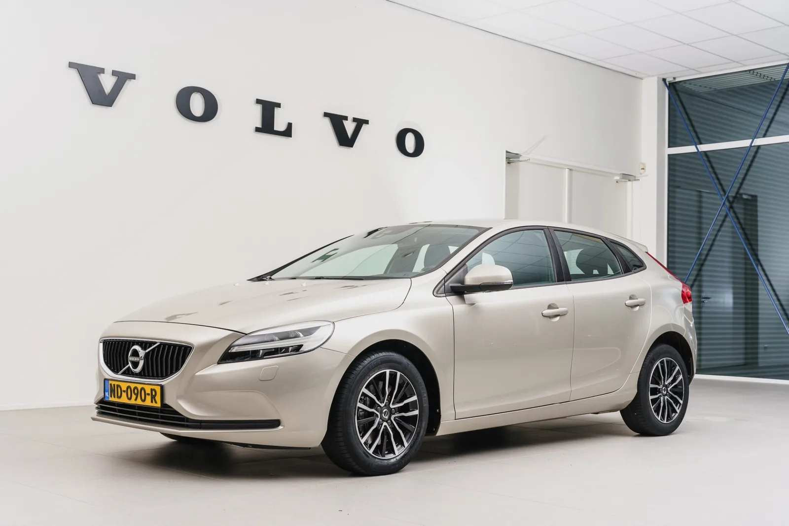 Volvo V40 (2017) — foto 1