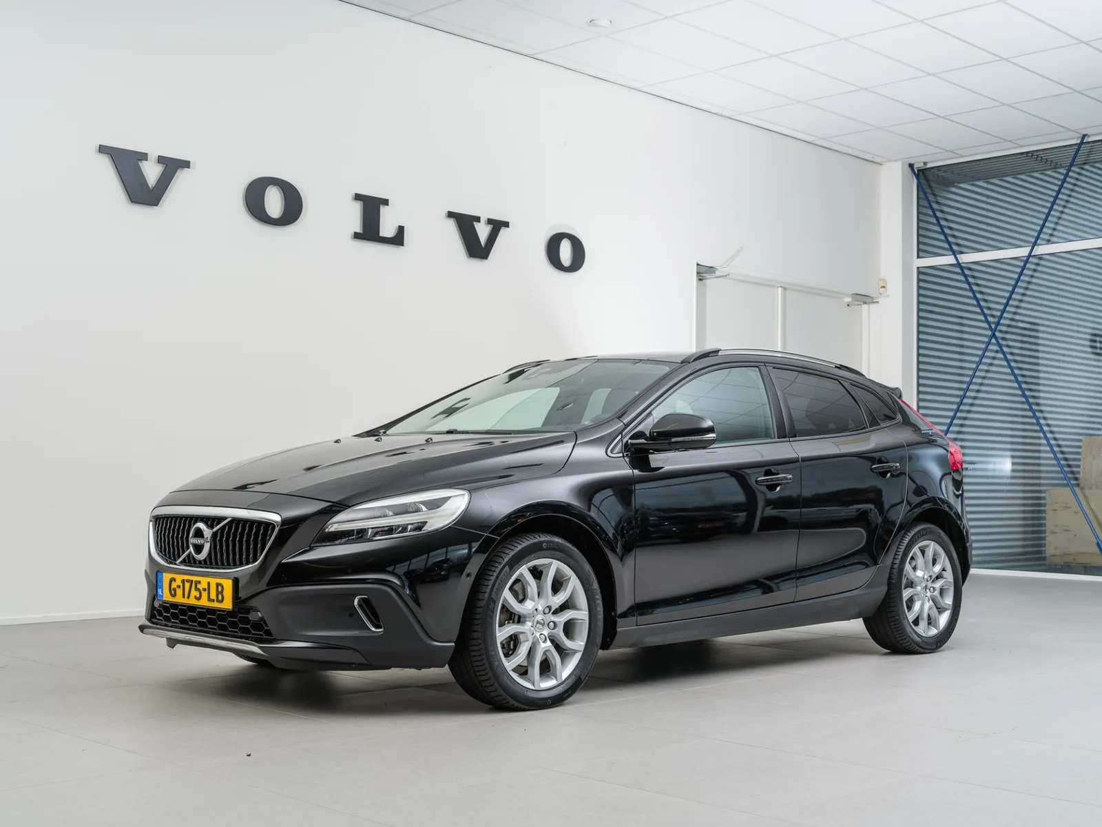 Volvo V40 (2019) — foto 1