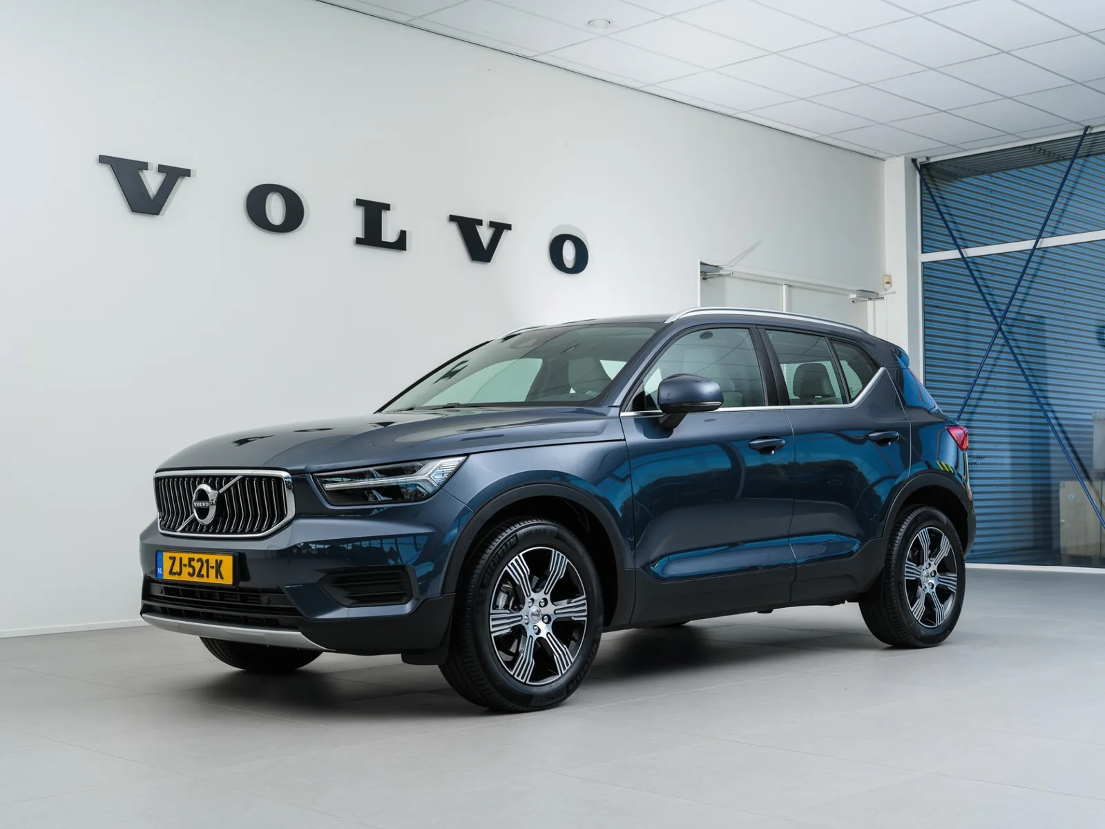 Volvo XC40 (2019) — foto 1