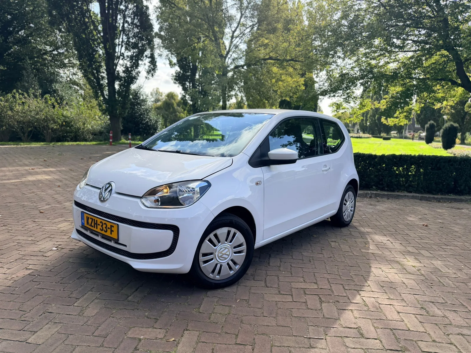 Volkswagen Up! (2013) — foto 1