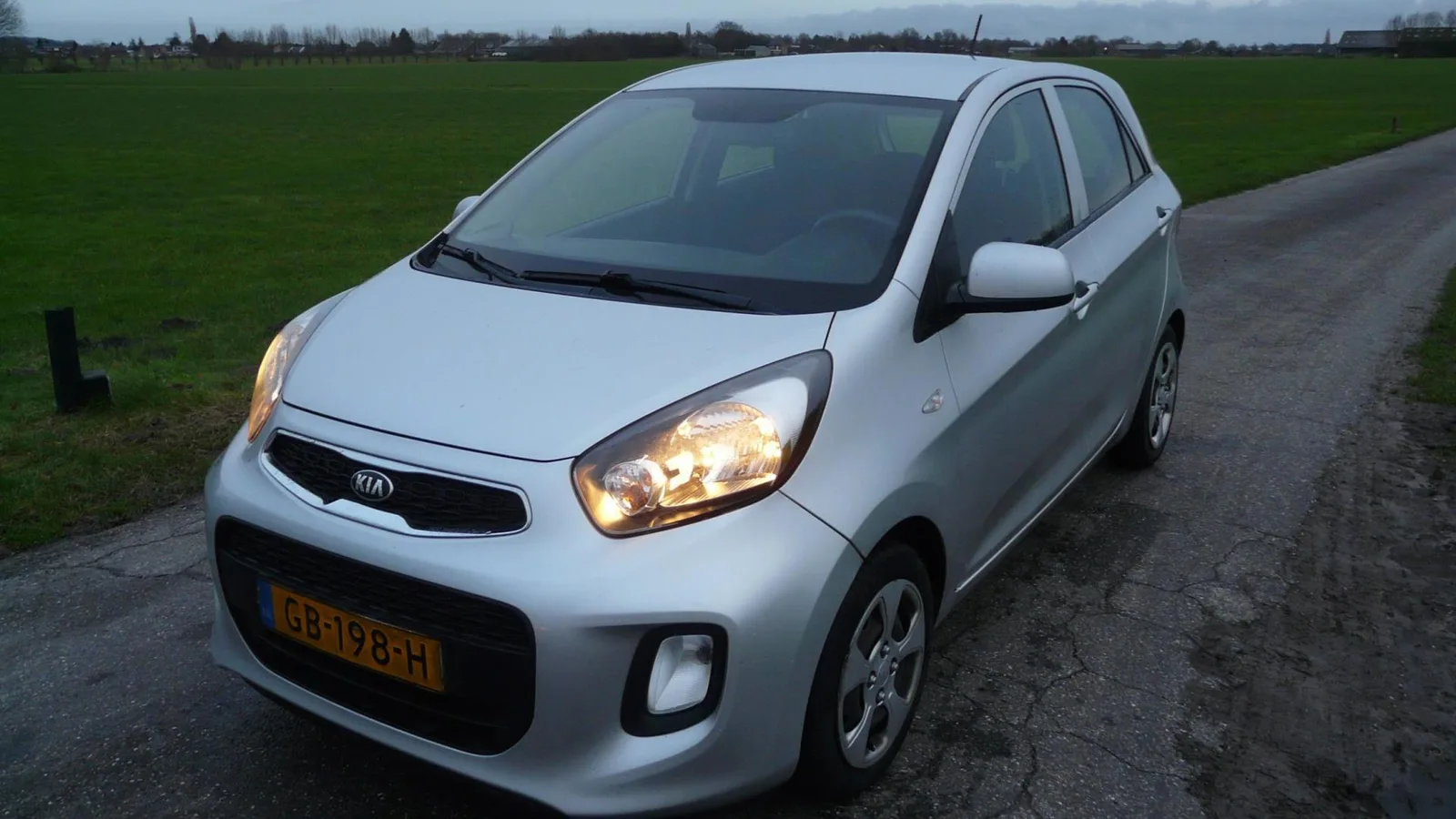 Kia Picanto (2015) — foto 1