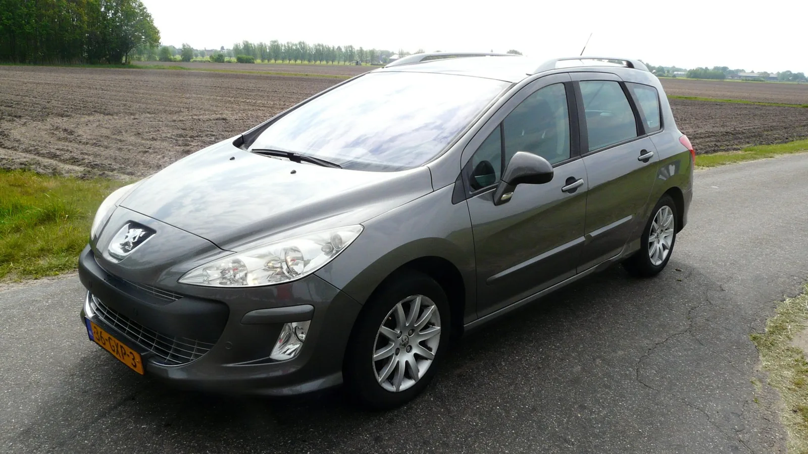 Peugeot 308 (2008) — foto 1