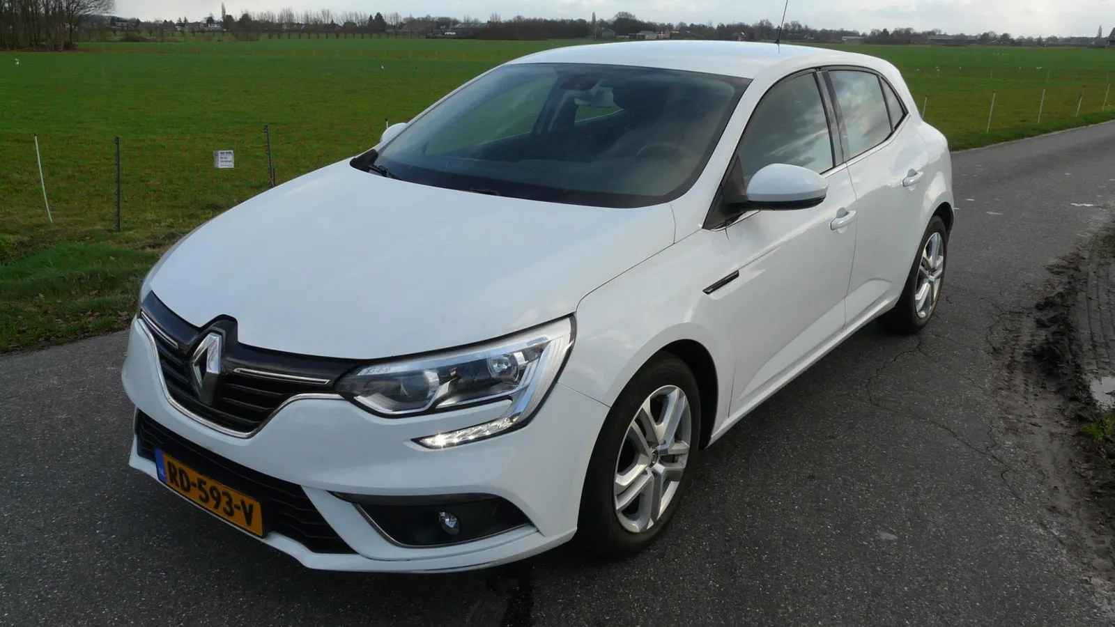 Renault Mégane (2016) — foto 1