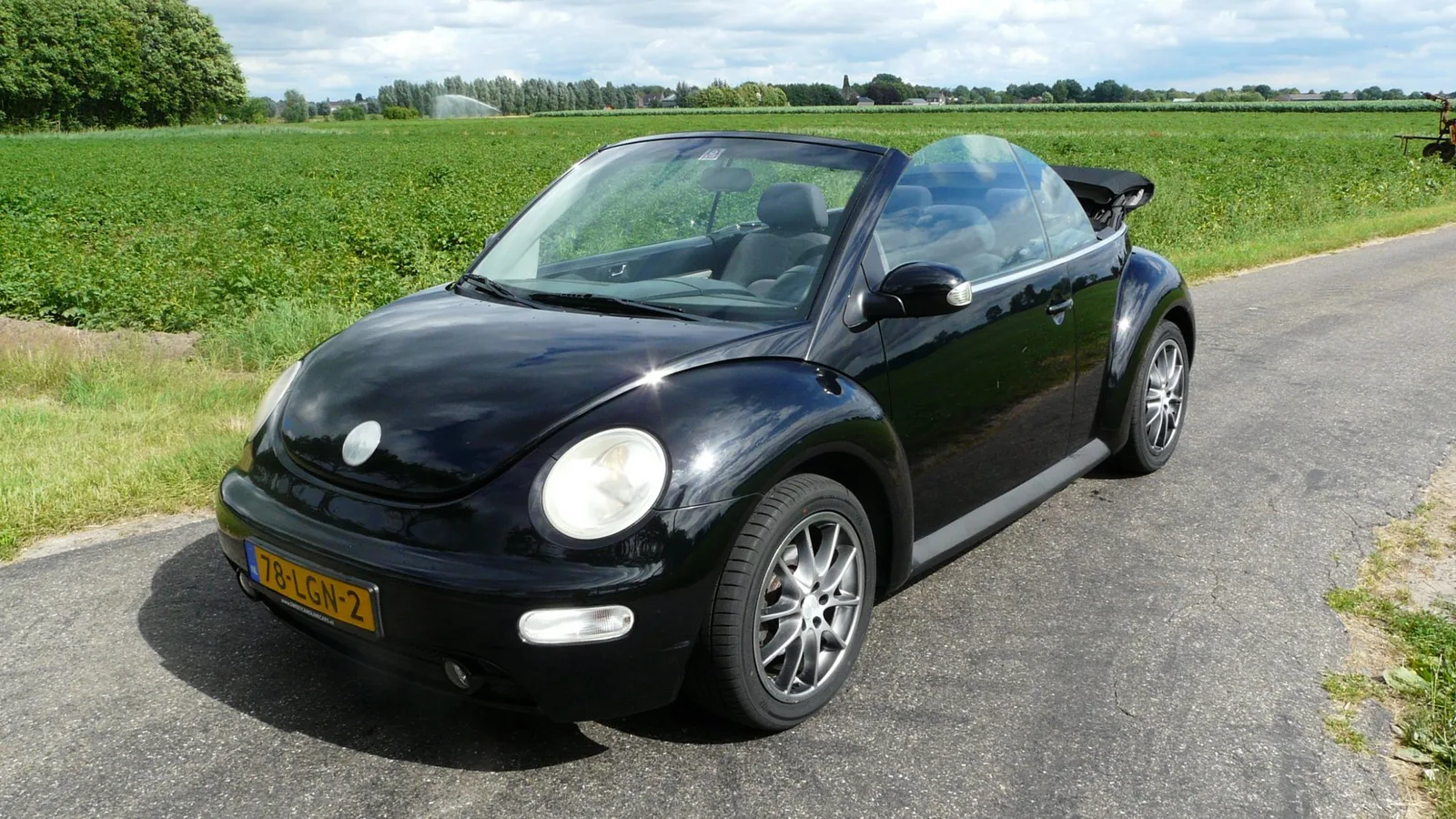 Volkswagen New Beetle (2003) — foto 1