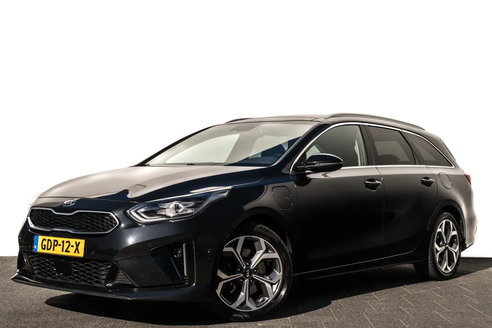 Kia Ceed Sportswagon (2021) — foto 1
