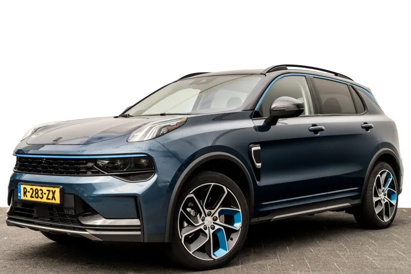 Lynk & Co 01 (2023)