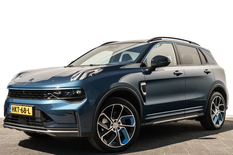 Lynk & Co 01 (2025)