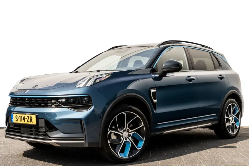 Lynk & Co 01 (2023)