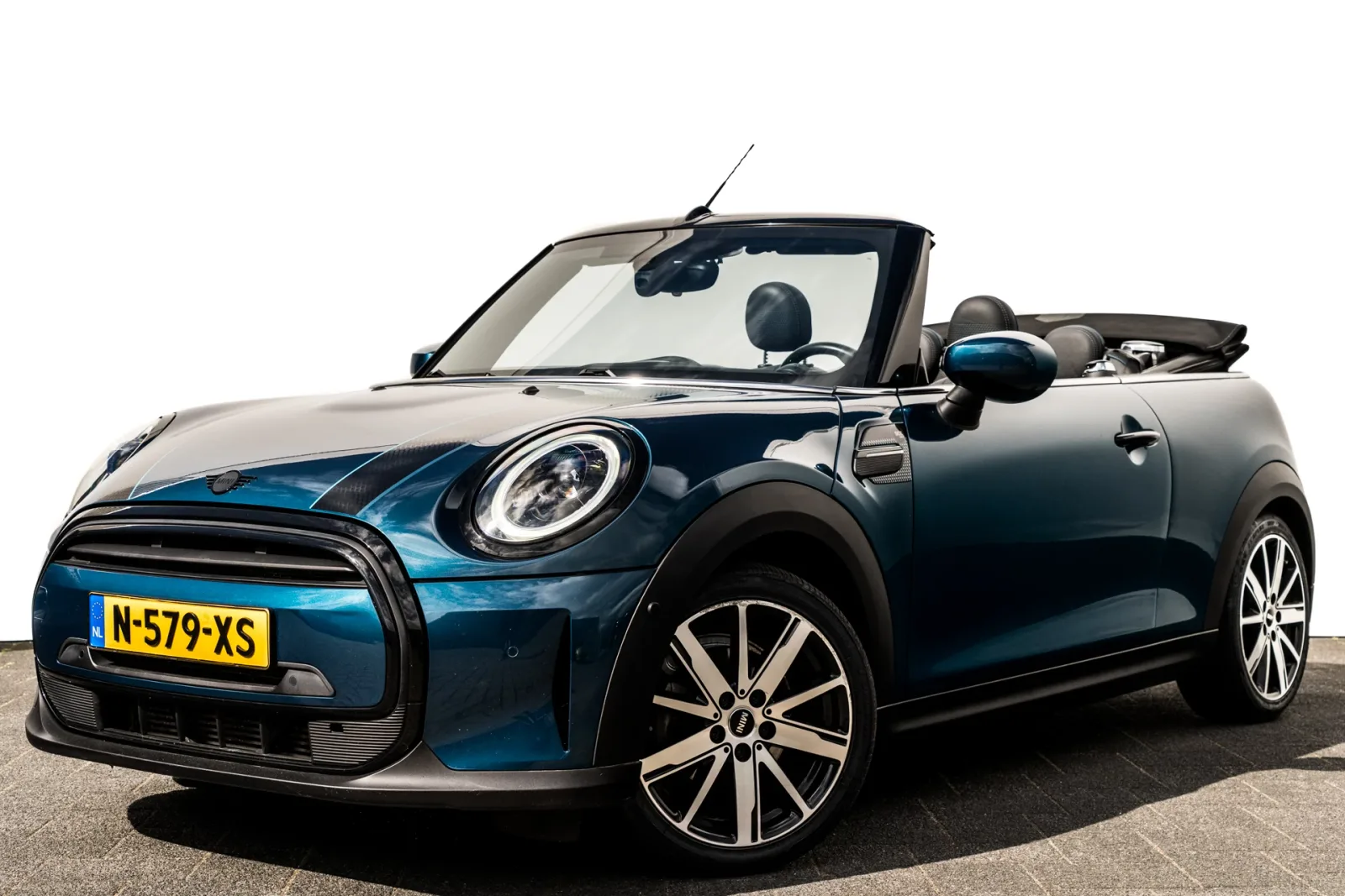 MINI Cabrio (2021) — foto 1