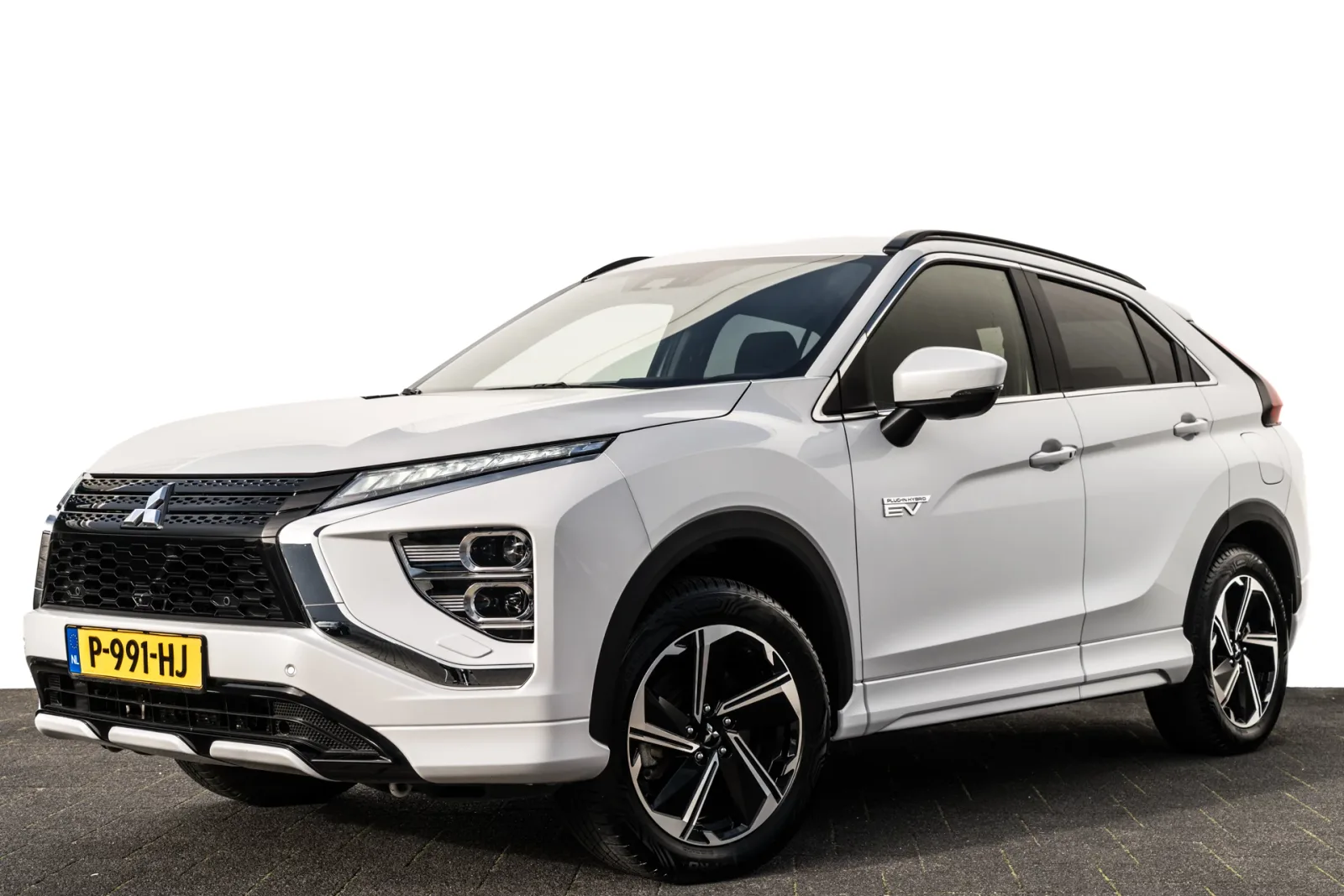Mitsubishi Eclipse Cross (2022) — foto 1