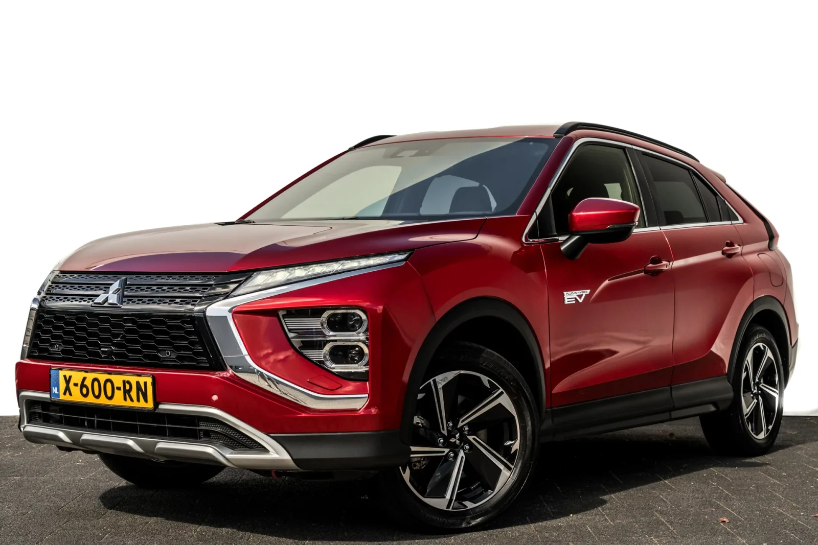 Mitsubishi Eclipse Cross (2024) — foto 1