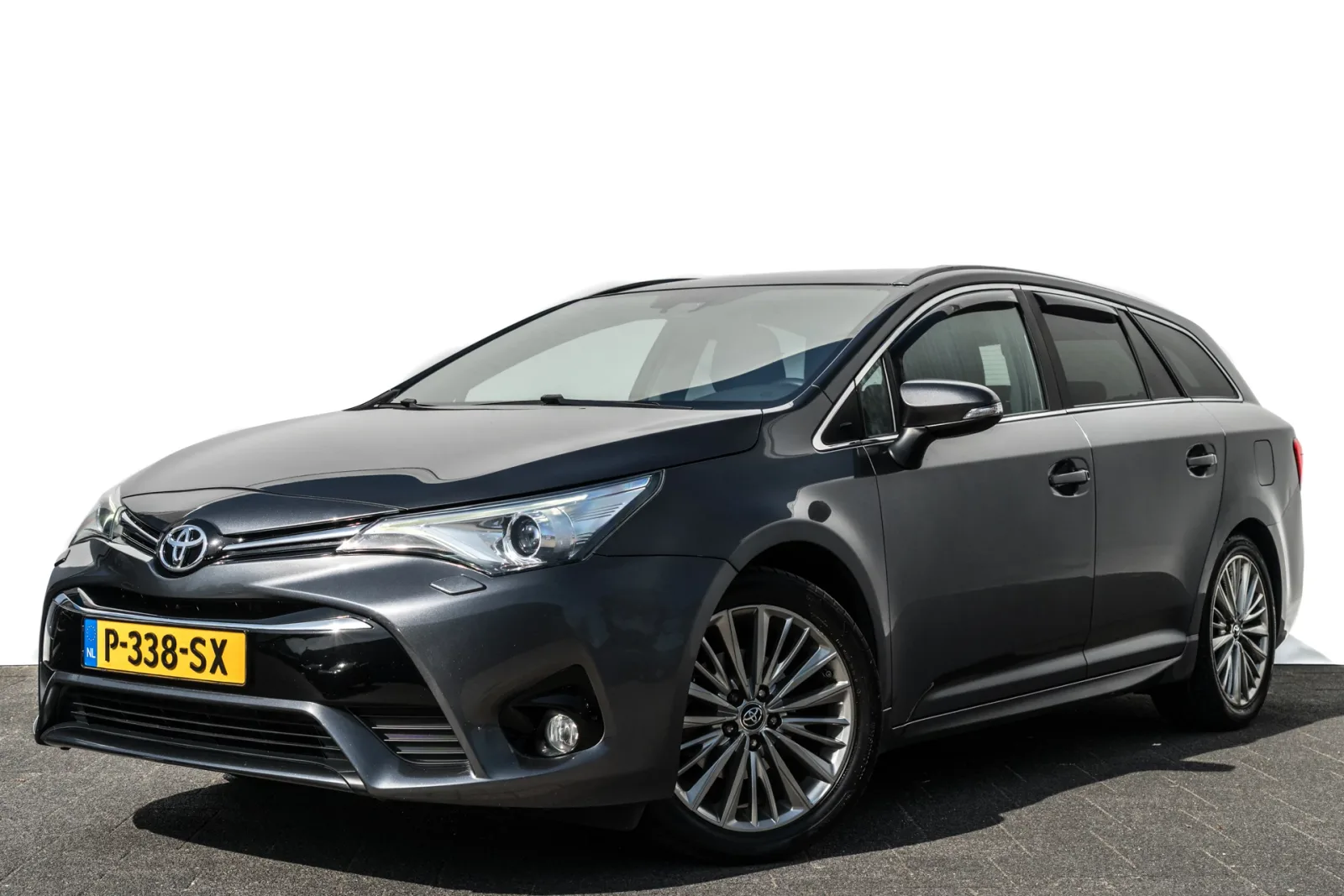 Toyota Avensis (2015) — foto 1