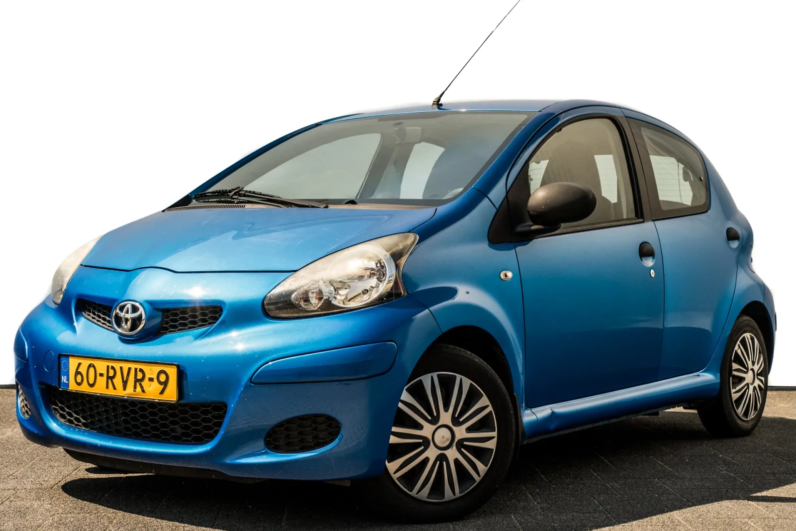 Toyota Aygo (2011) — foto 1
