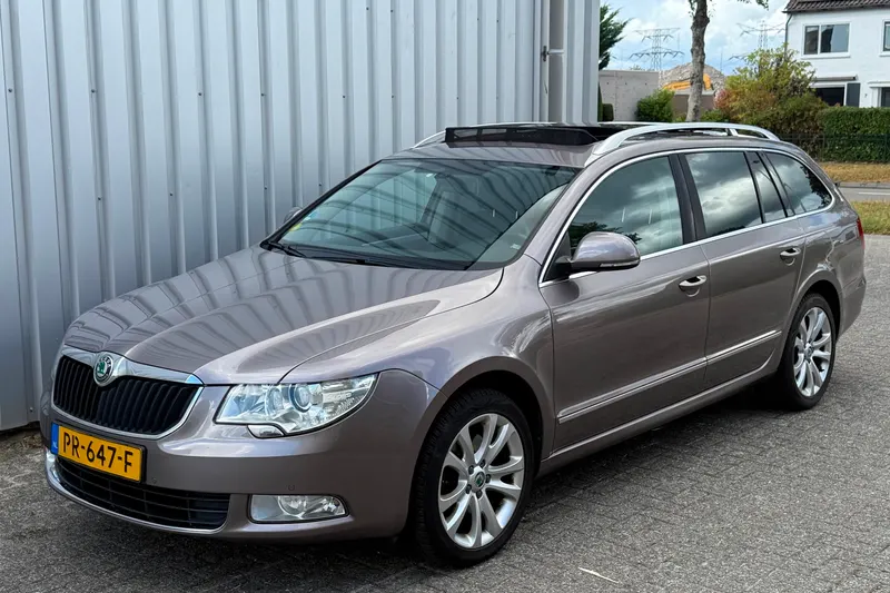Škoda Superb (2012)