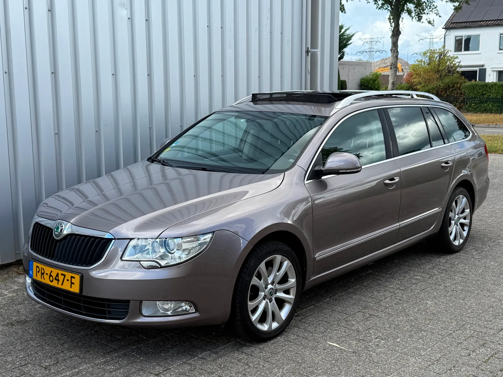 Škoda Superb (2012) — foto 1