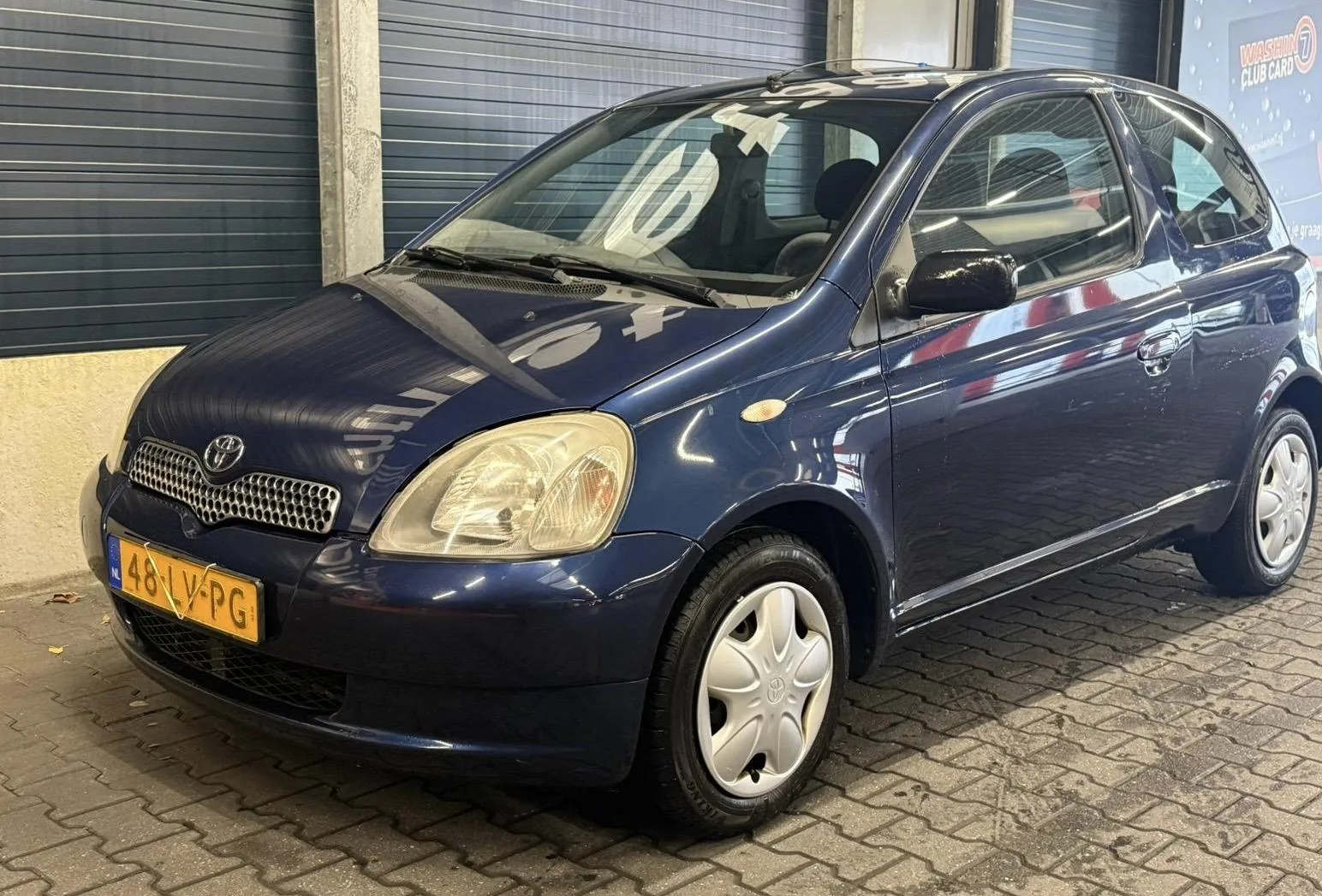 Toyota Yaris (2003) — foto 1