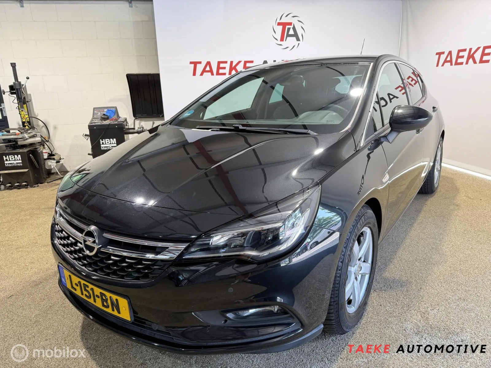 Opel Astra (2016) — foto 1
