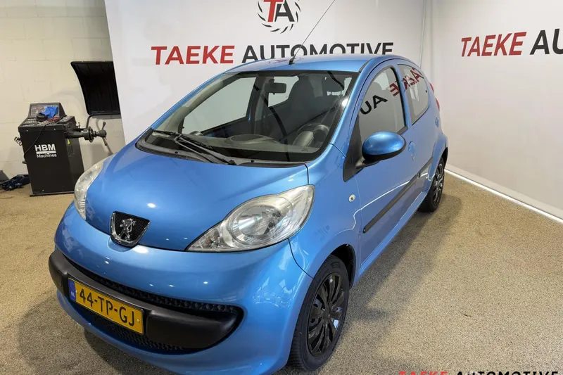 Peugeot 107 (2006)