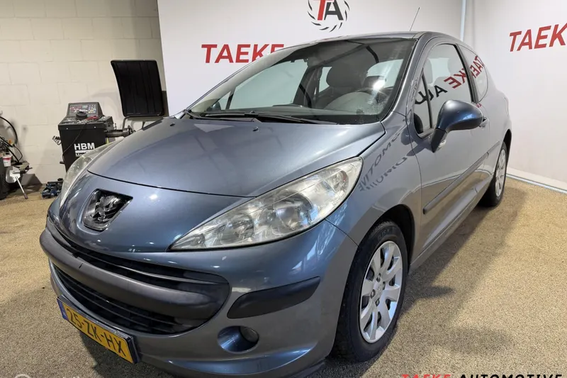 Peugeot 207 (2008)