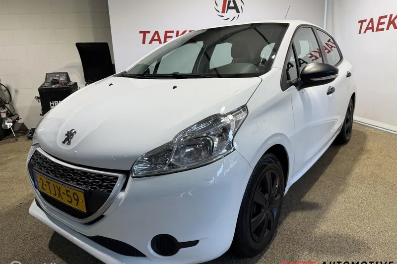 Peugeot 208 (2014)