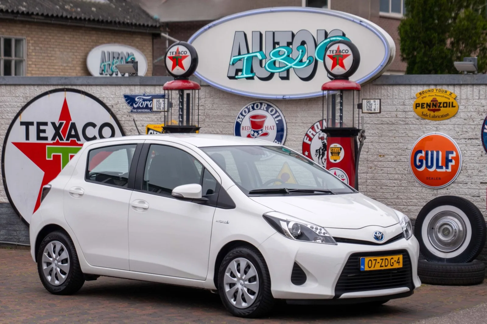 Toyota Yaris (2012) — foto 1