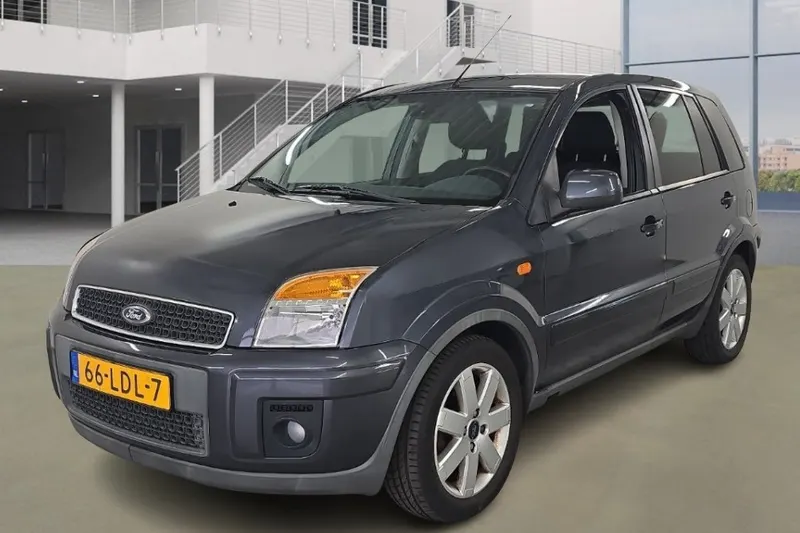 Ford Fusion (2010)