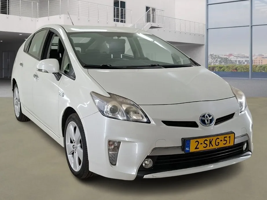 Toyota Prius (2013) — foto 1