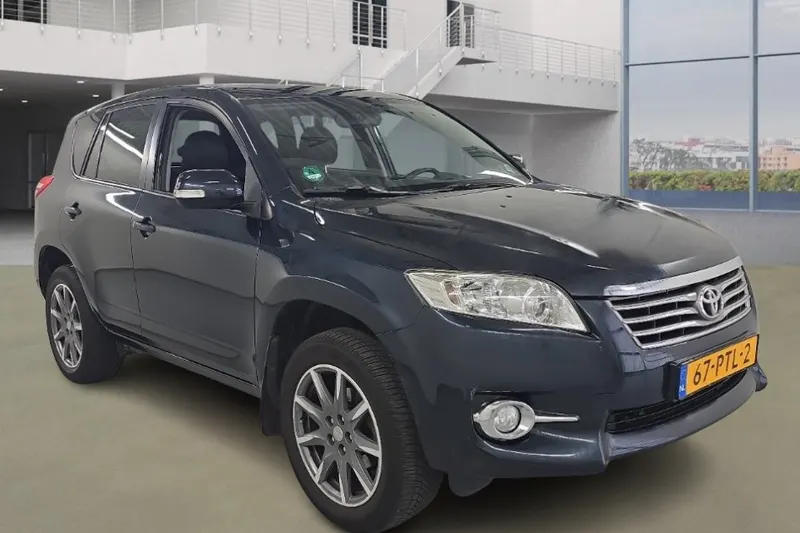 Toyota RAV4 (2011)