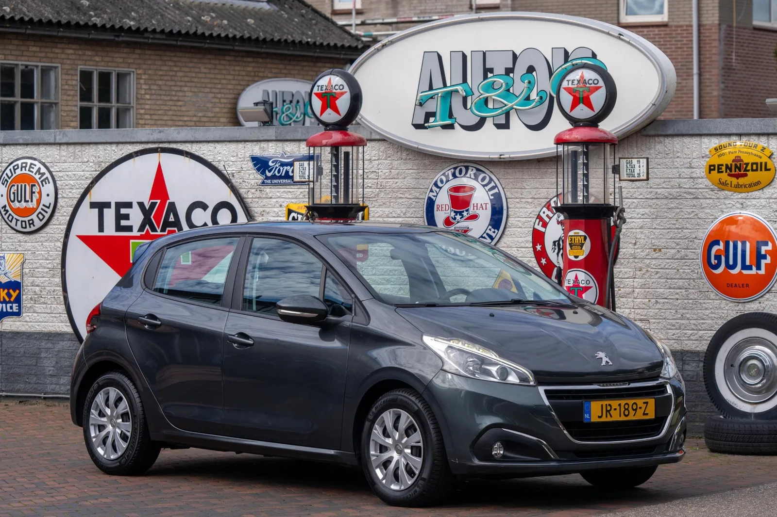 Peugeot 208 (2016) — foto 1