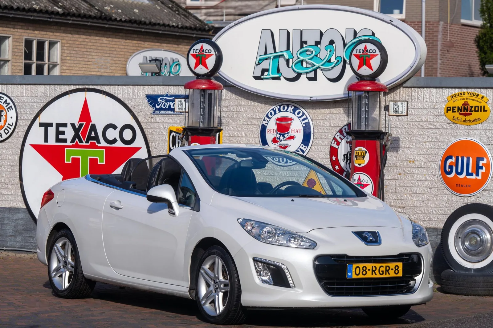 Peugeot 308 (2011) — foto 1