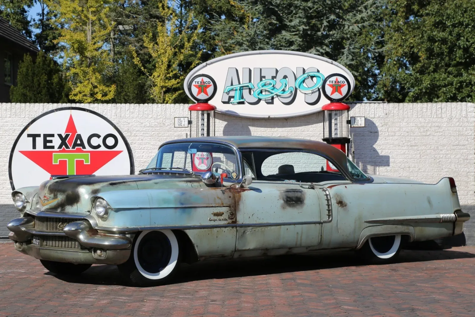 Cadillac Coupe de Ville (1956) — foto 1