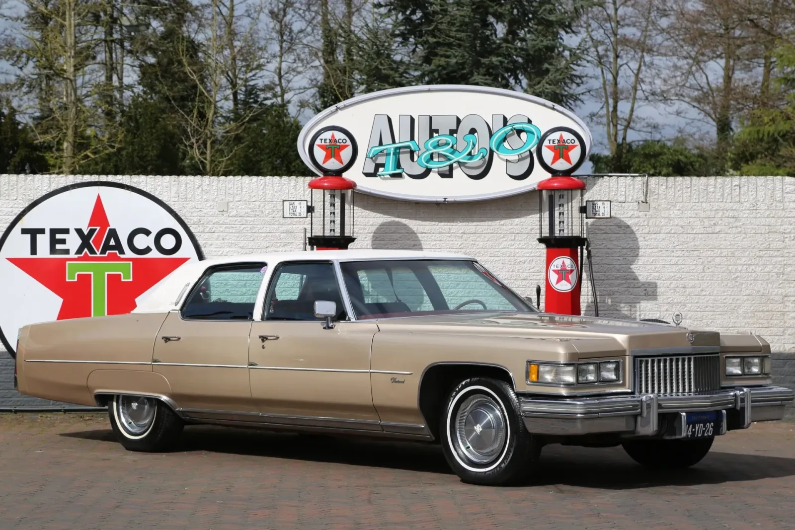 Cadillac Fleetwood (1975) — foto 1