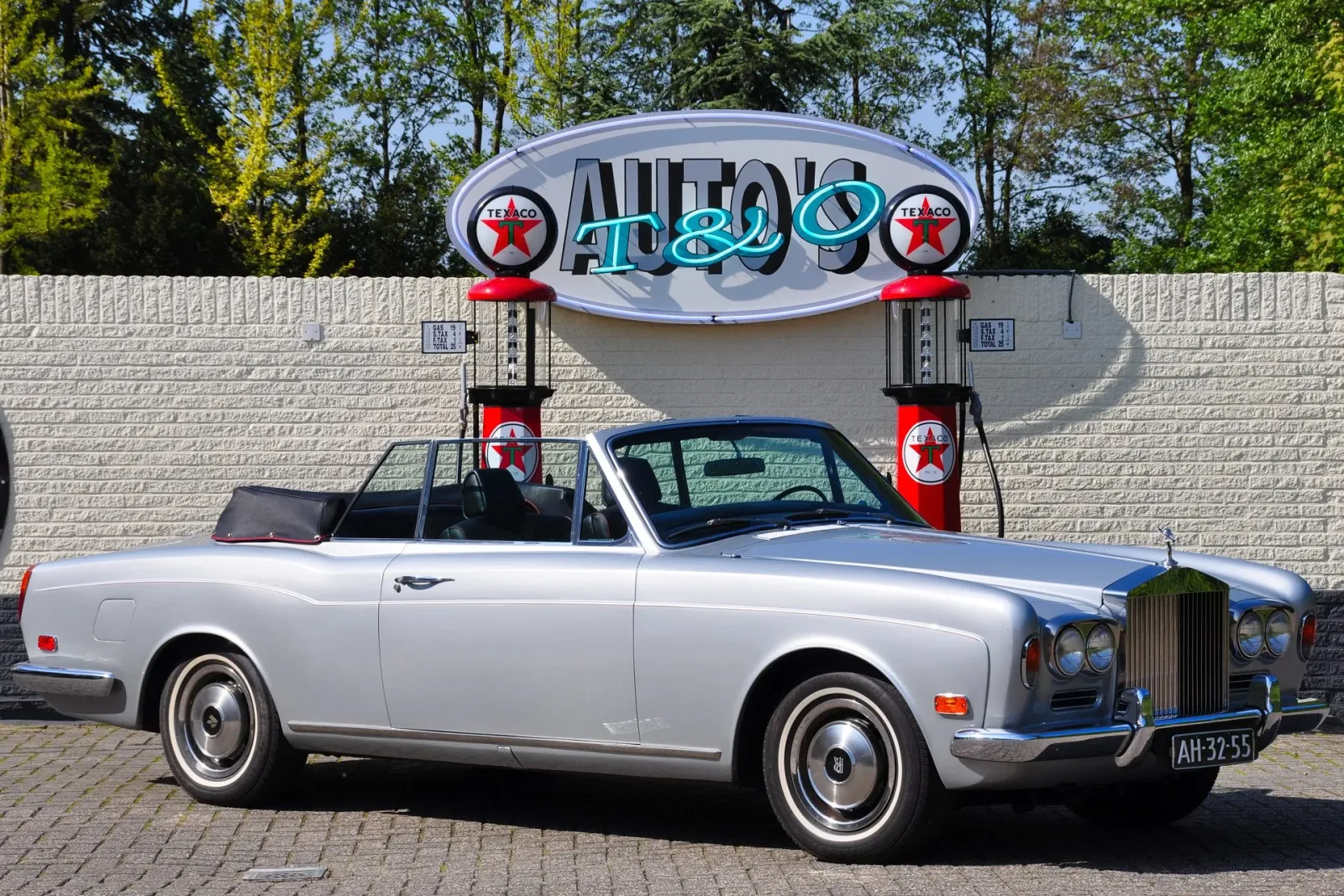 Rolls-Royce Corniche (1972) — foto 1