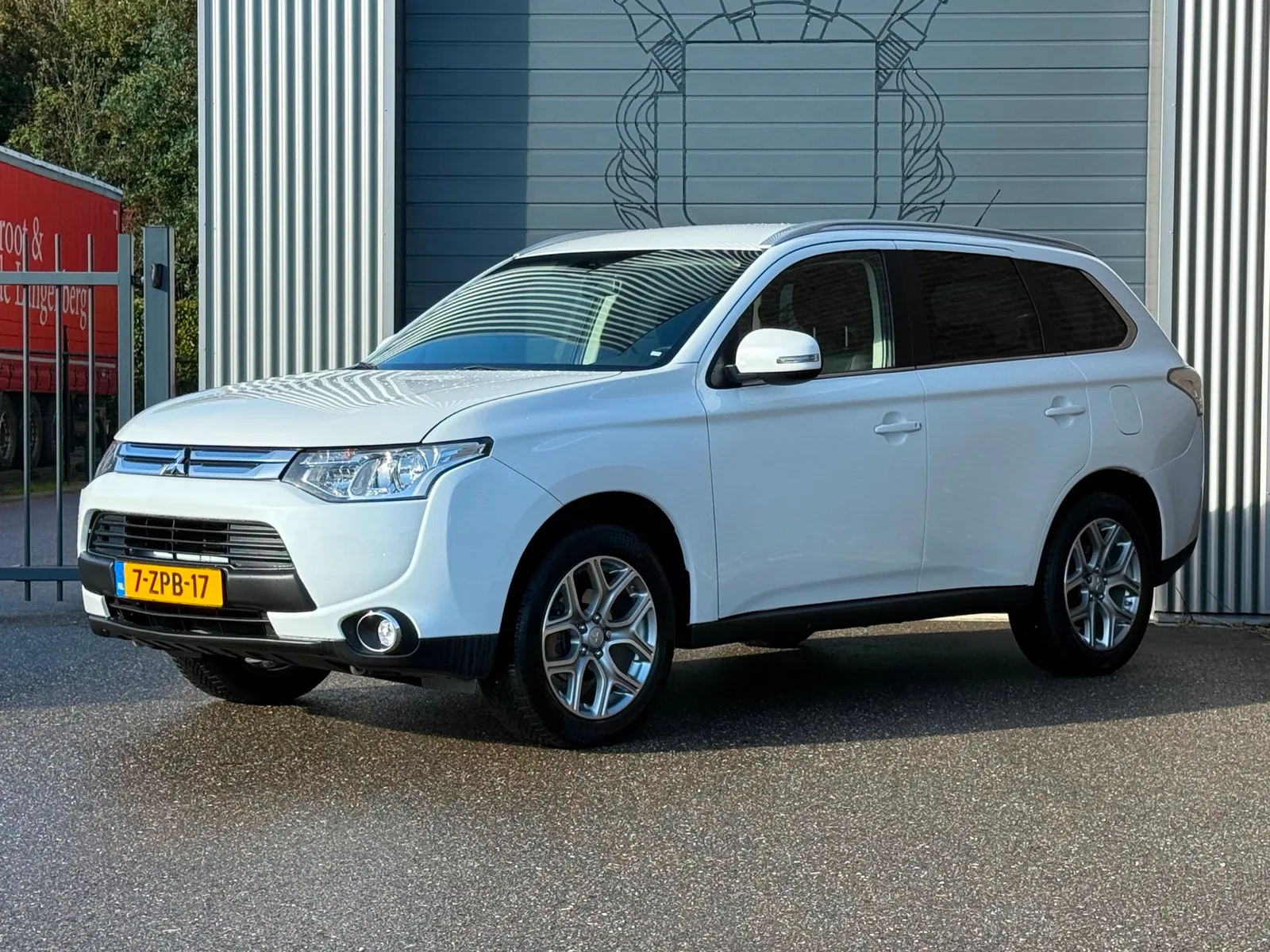 Mitsubishi Outlander (2015) — foto 1