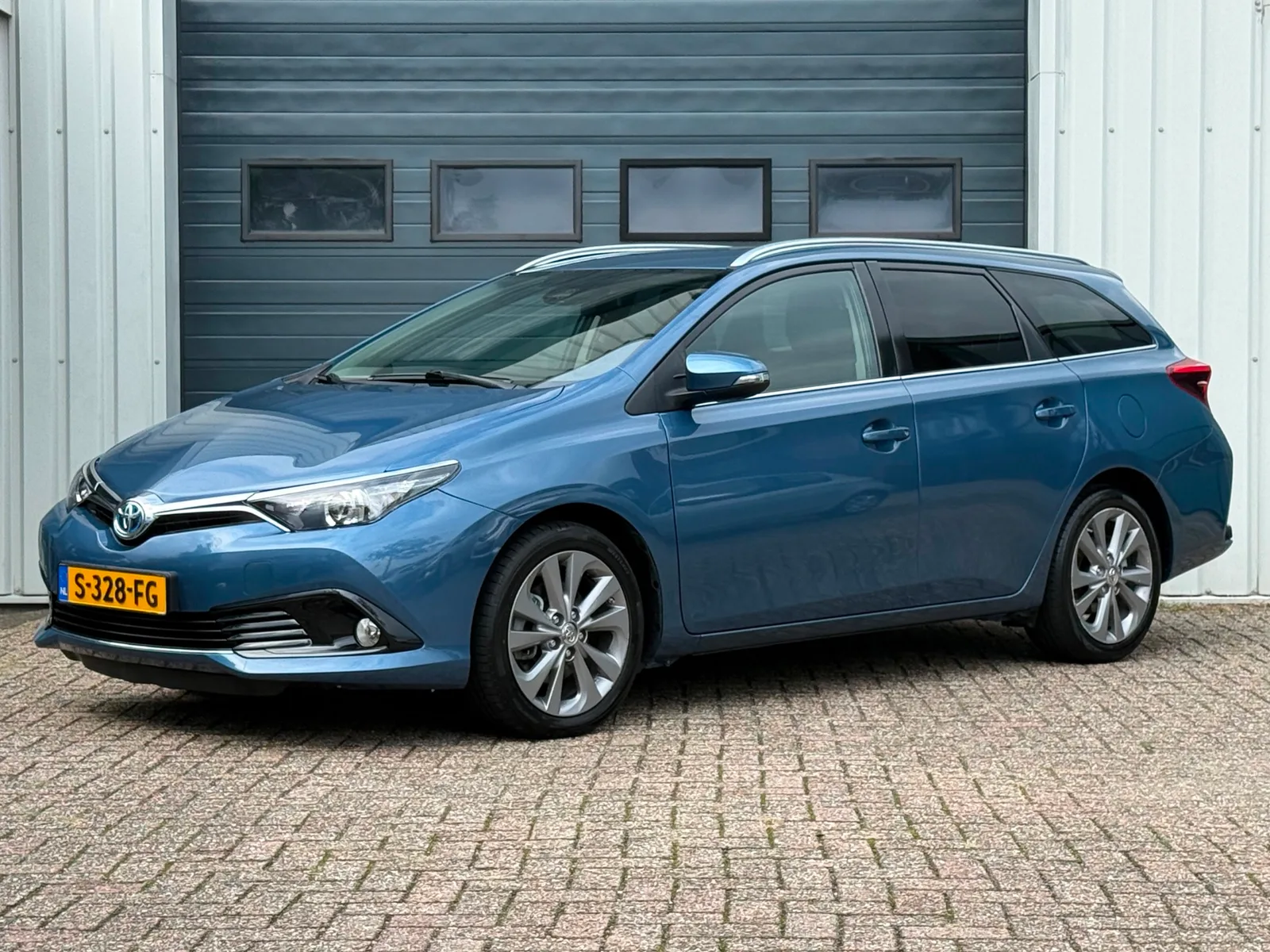 Toyota Auris (2016) — foto 1