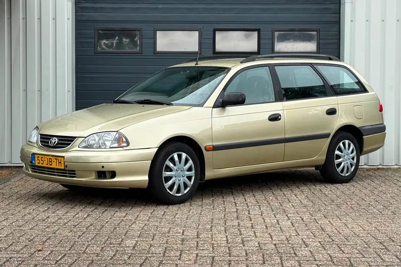 Toyota Avensis (2002)