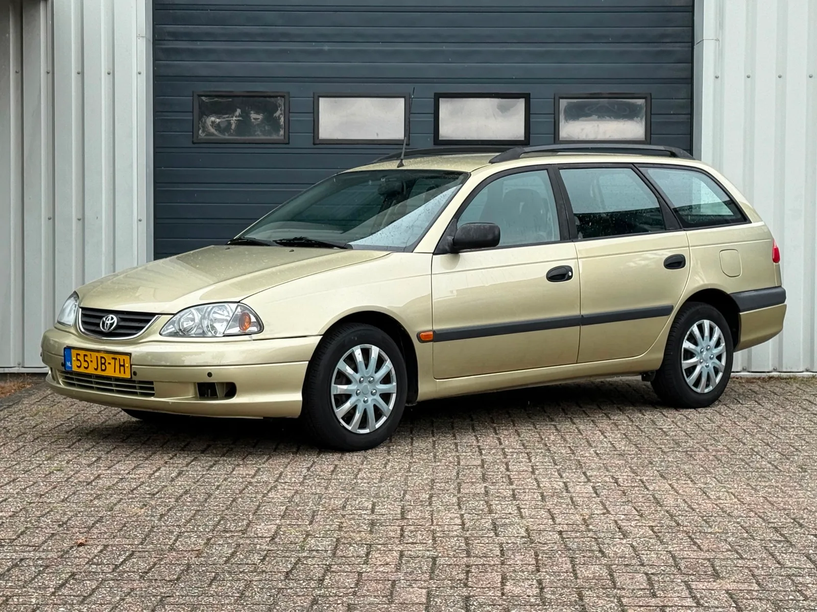 Toyota Avensis (2002) — foto 1