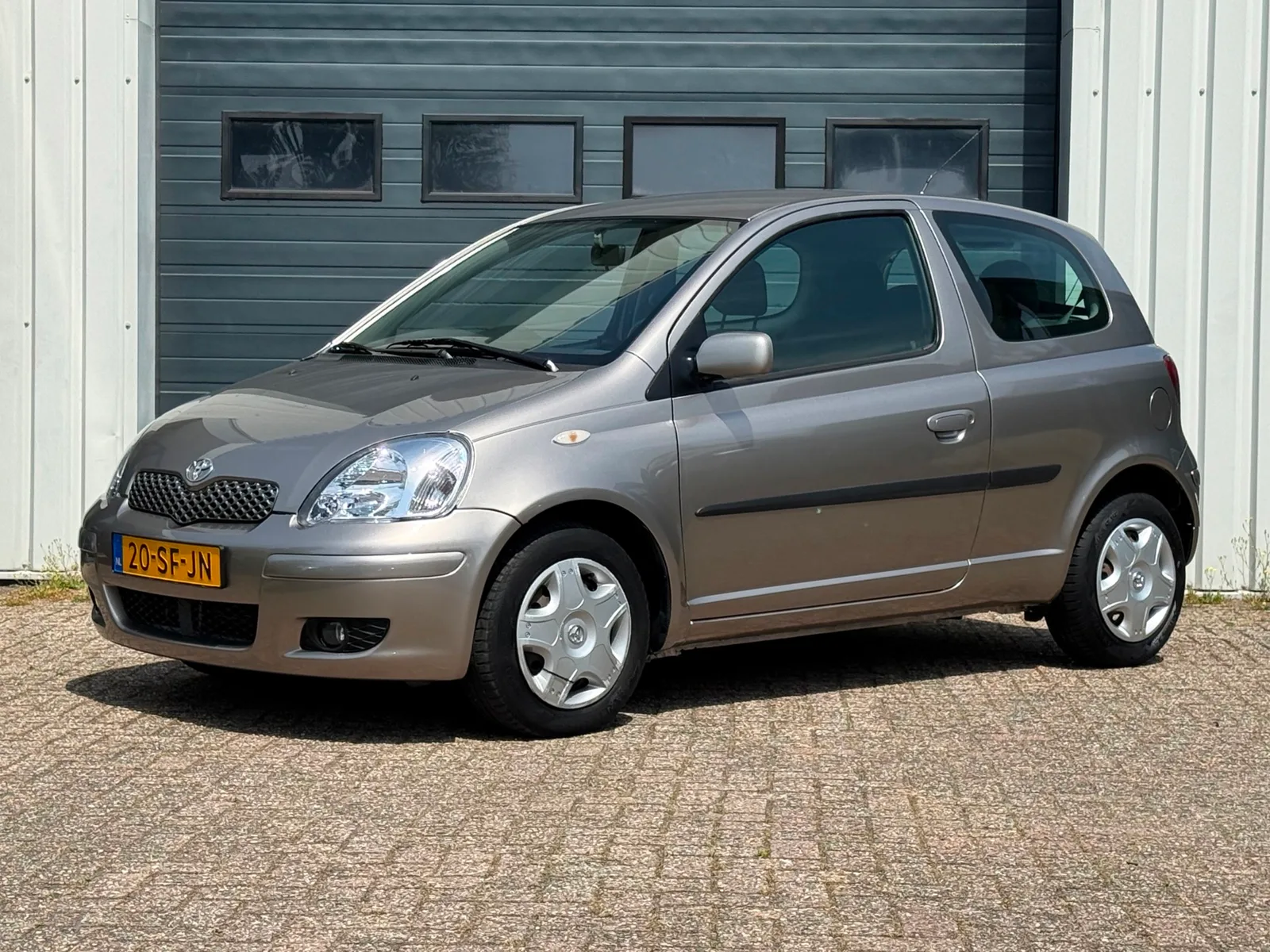 Toyota Yaris (2005) — foto 1