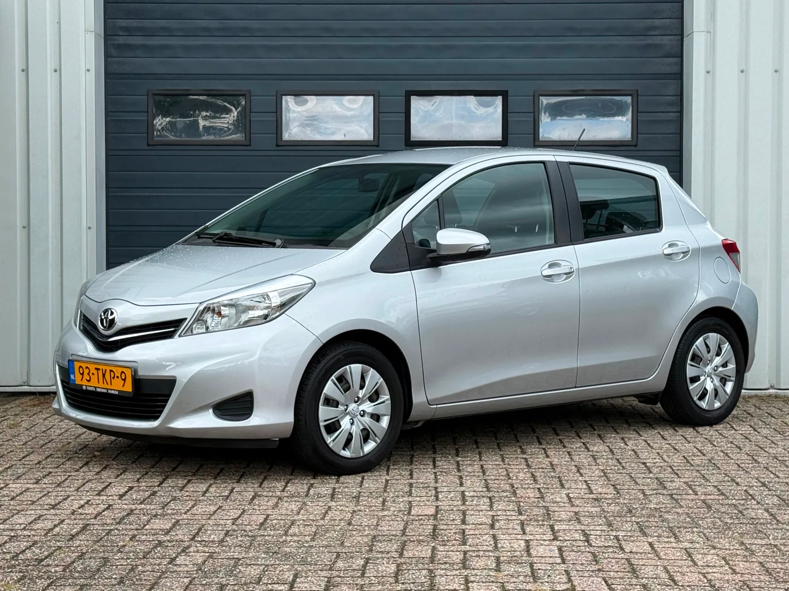 Toyota Yaris (2012) — foto 1