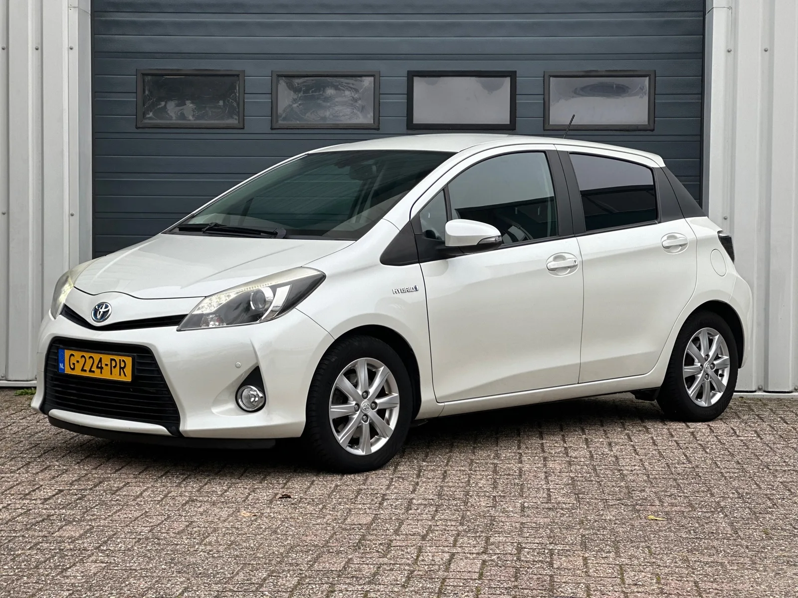 Toyota Yaris (2014) — foto 1