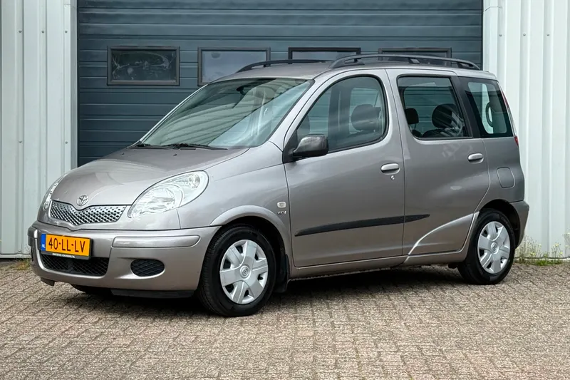 Toyota Yaris (2003)