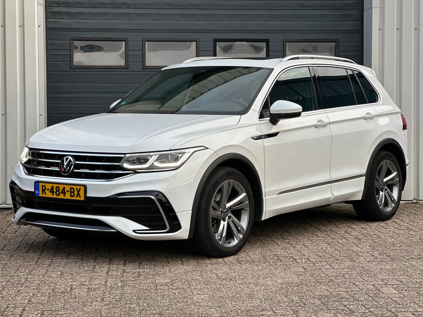 Volkswagen Tiguan (2022) — foto 1